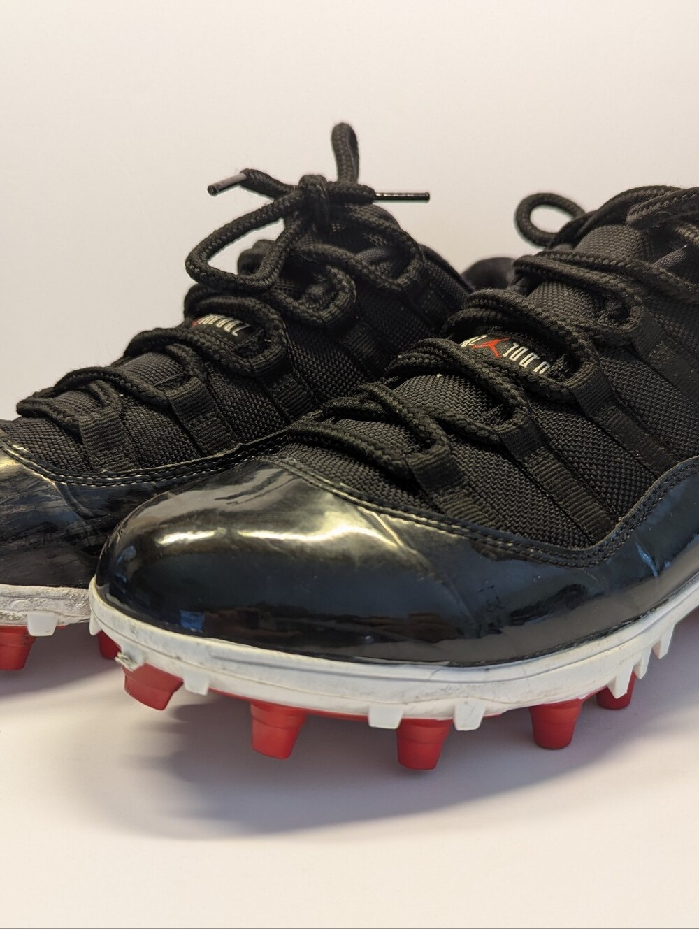 Jordan Air Jordan 11 Bred Retro Low - Black & Red